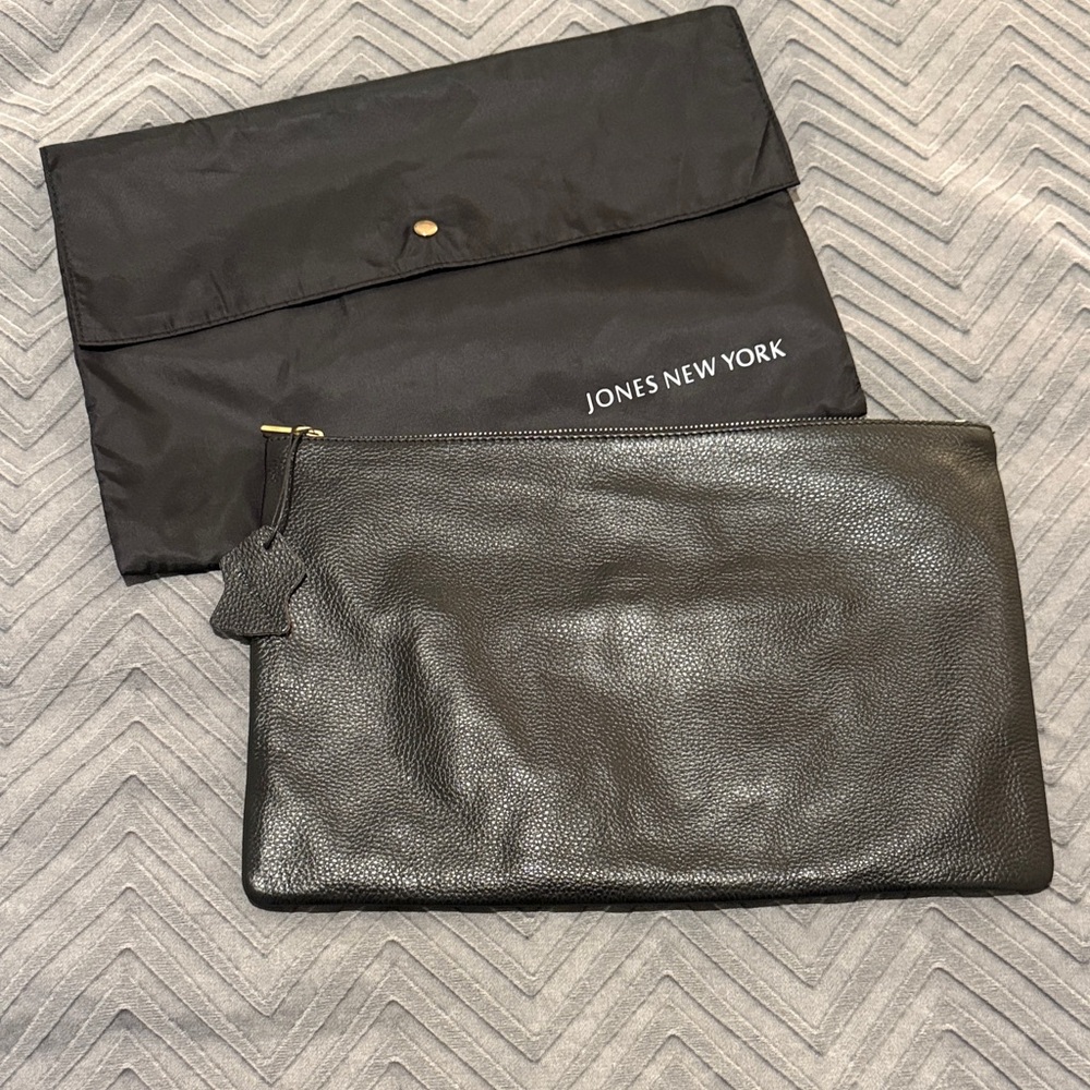 Jones New York Black Leather Zip Bag